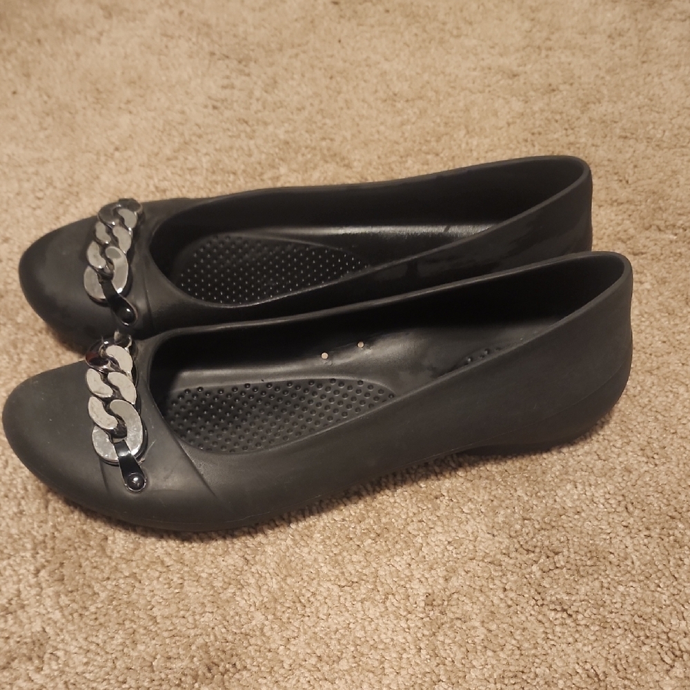 Crocs Black Comfort Flats Women’s Size 8 Silver Chain - Picture 3 of 10